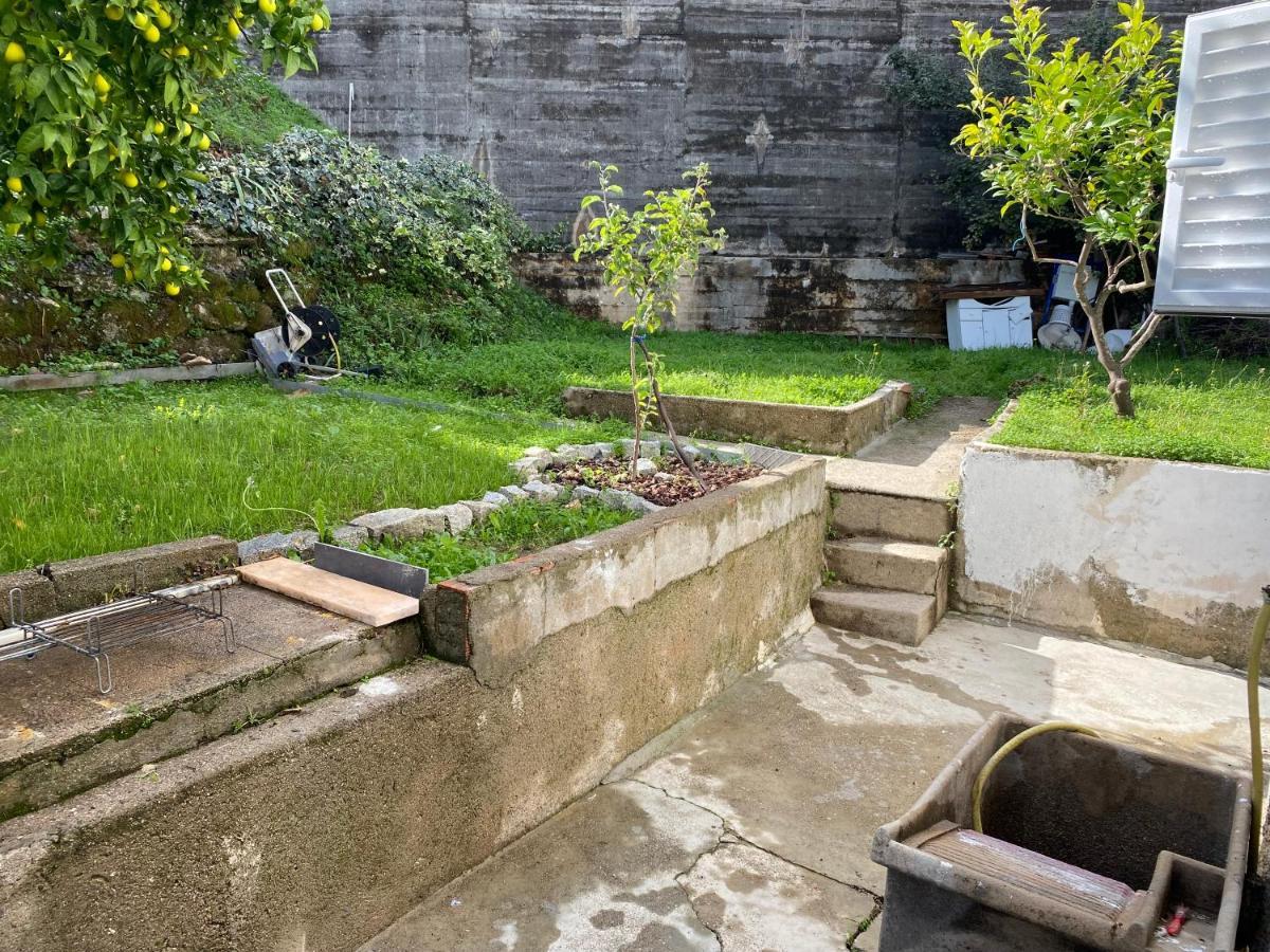 Moradia T2 Em Bairro Pitoresco Da Covilha Exterior photo